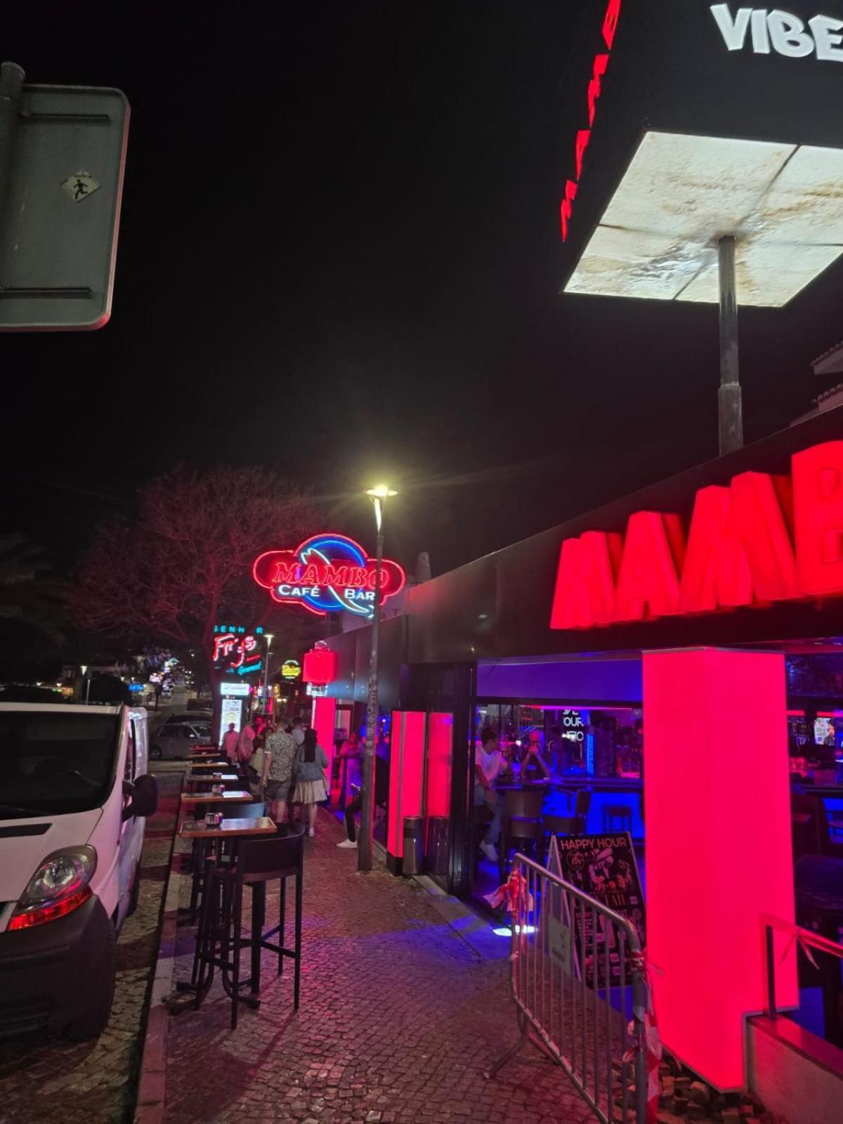 Studio Rua Dos Bares Em 阿尔布费拉 外观 照片